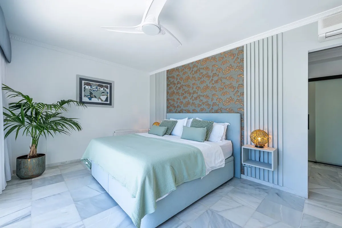 01fd46e6-d4c0-427a-a3f8-2b94a594b2ad