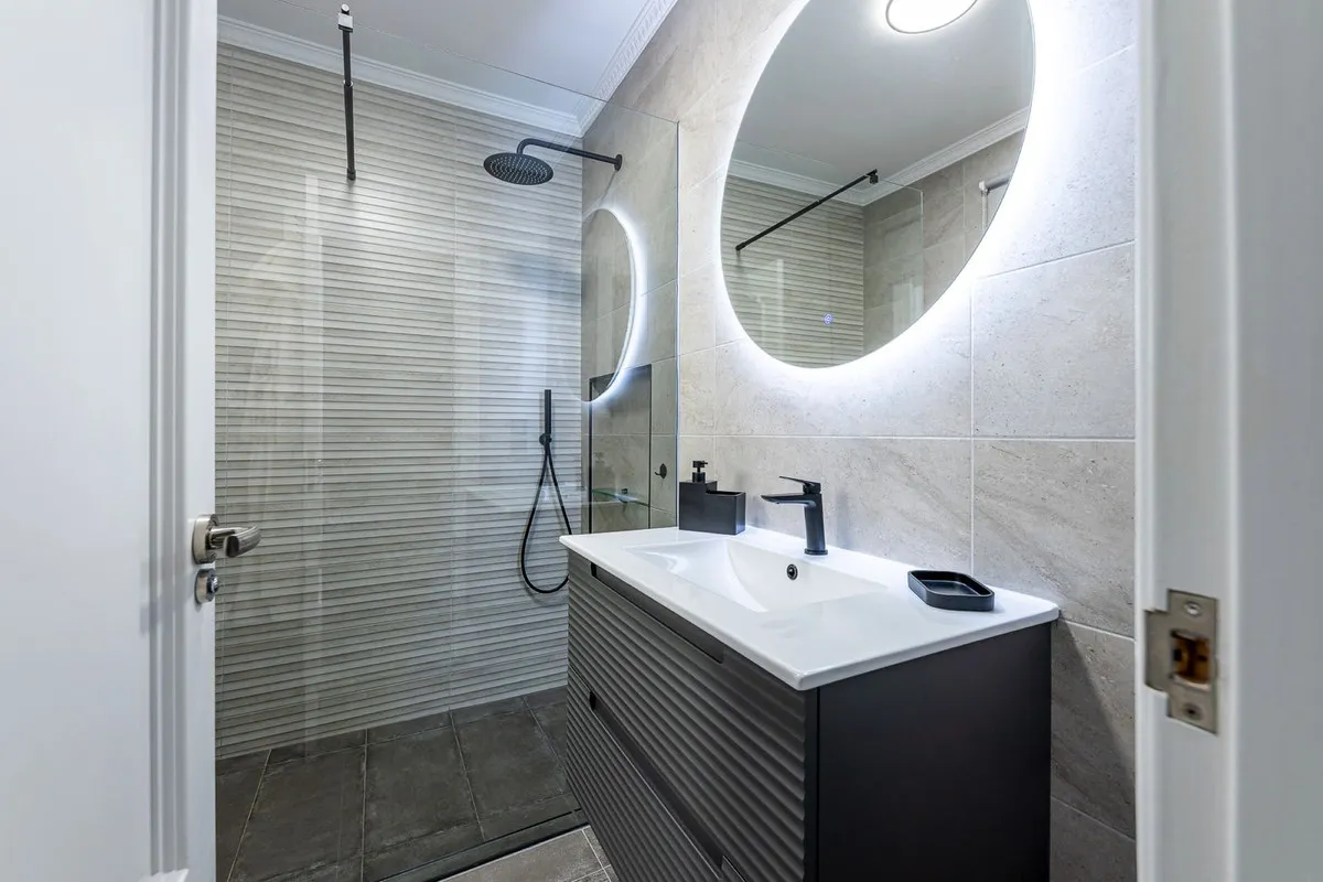 12ff0985-5eed-4d06-99c3-90ac3a46de88