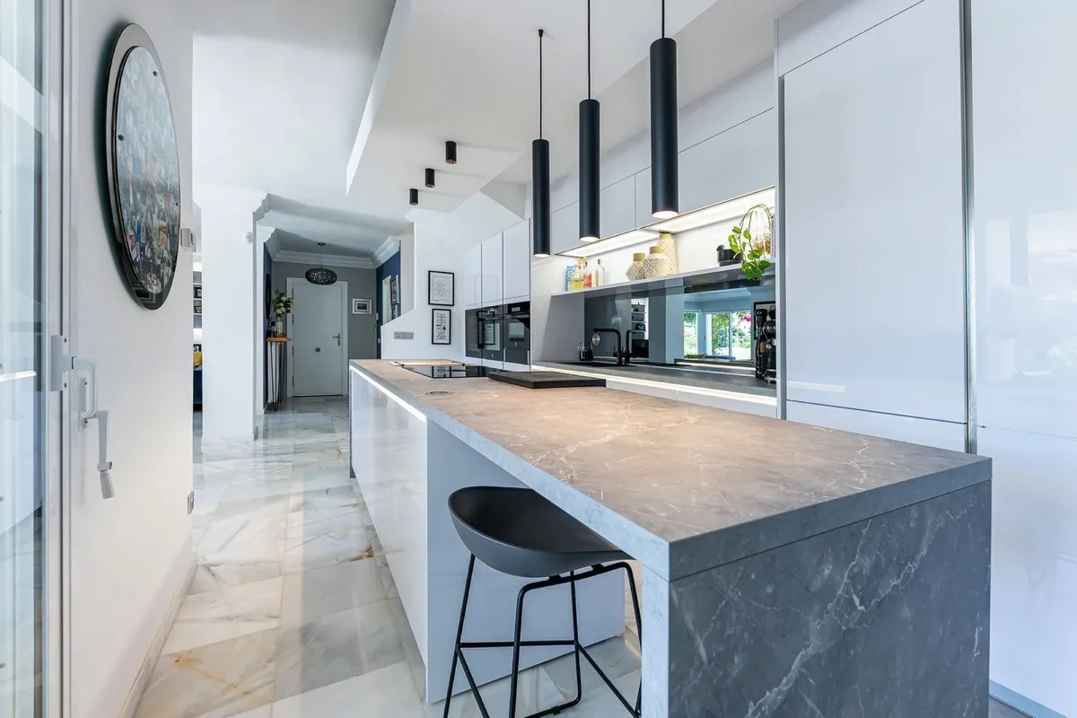 8c9189bc-1813-47fc-8482-a645edbba016