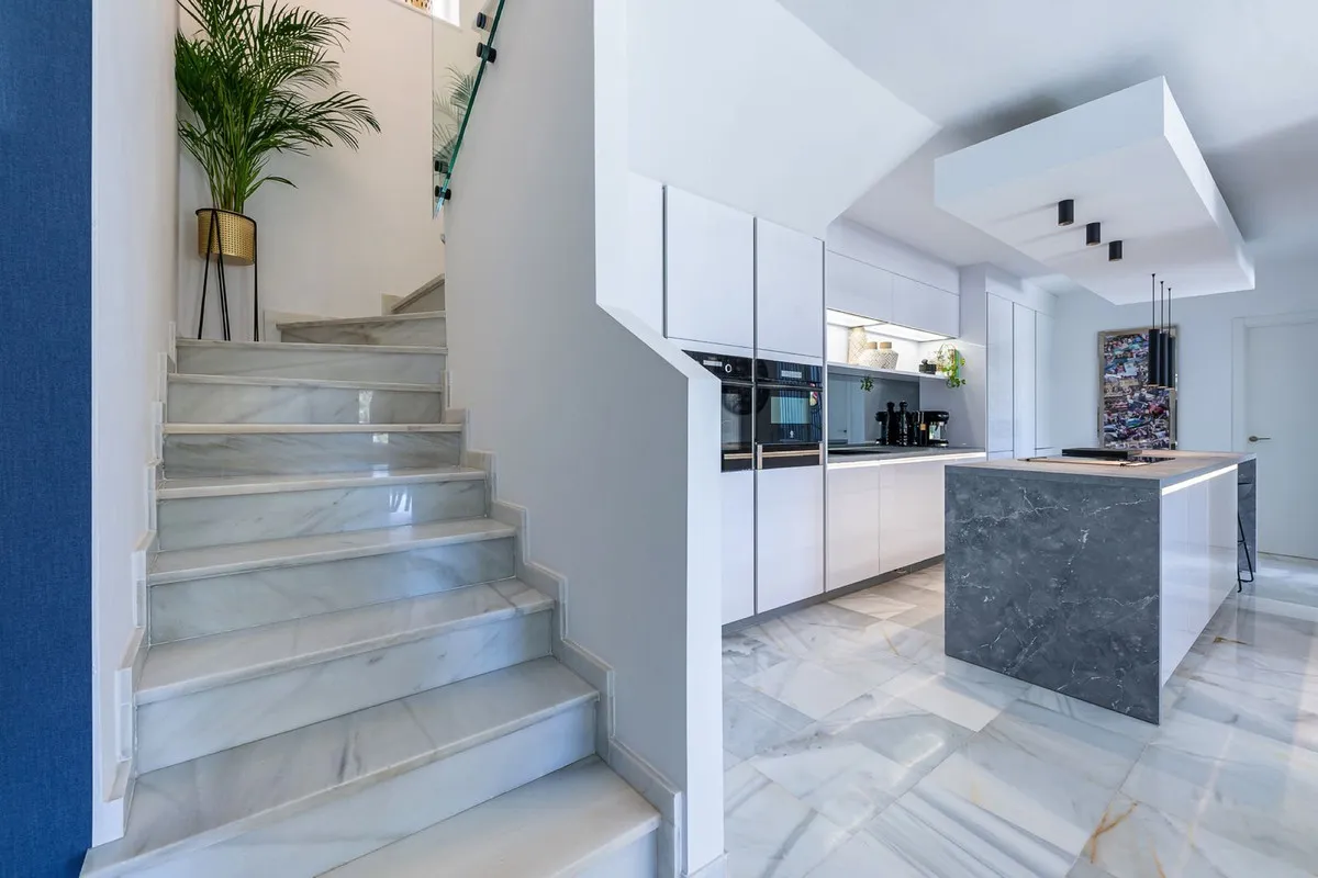 919d2ad4-c9b2-477a-82a1-1a9de781c576