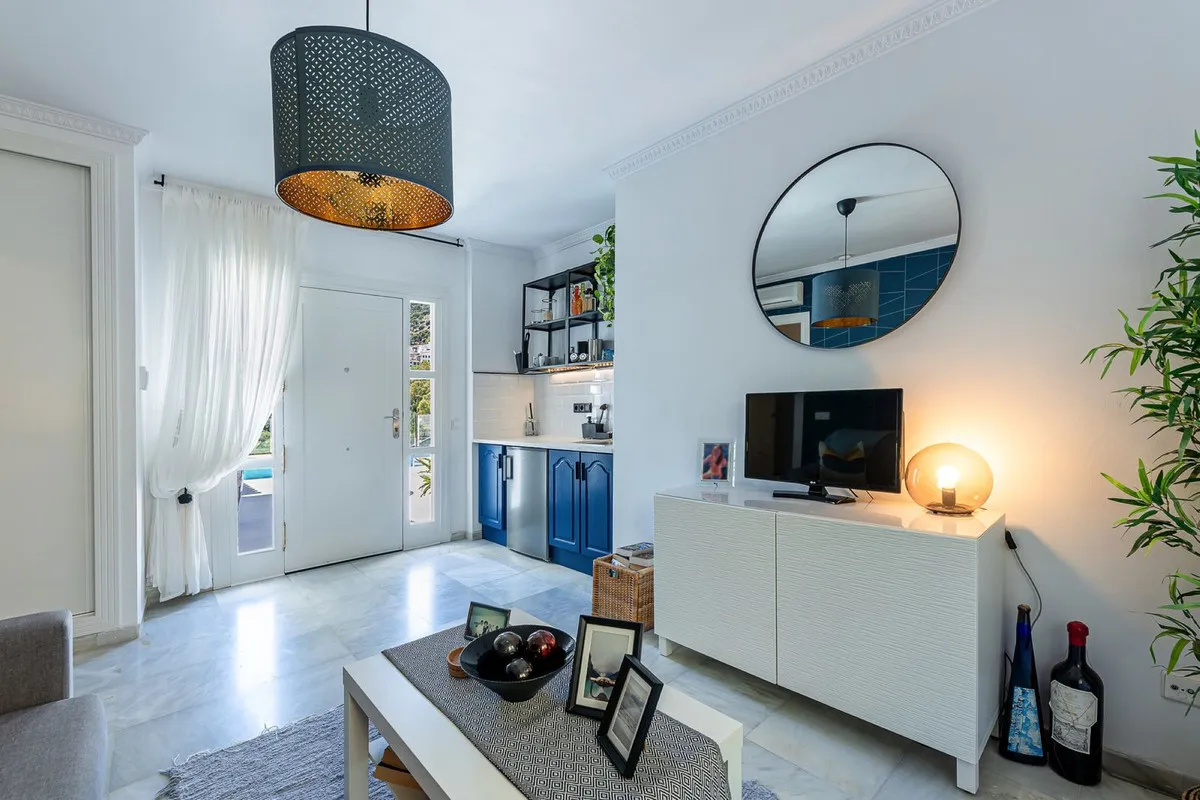 d7f1b77b-7bf0-4fdd-ab61-7cd5eea325b2