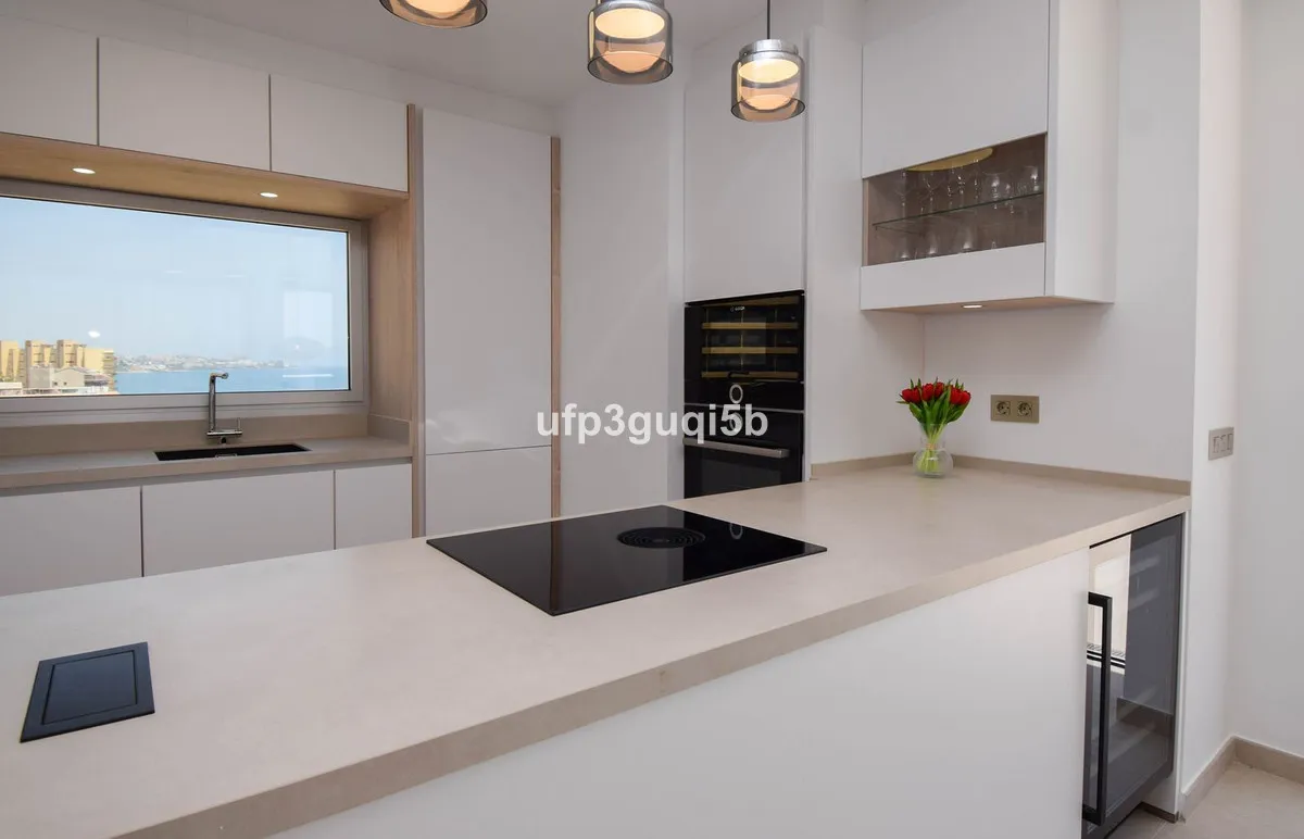 c1988ff4-1c74-47fb-8ad7-49f85f51731e