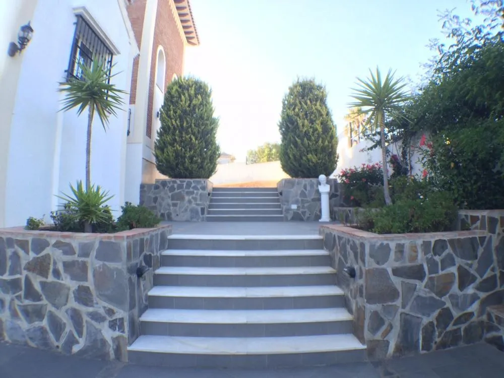 8b51bdd7-d9f3-4b7d-b3f8-99fc485ce91a