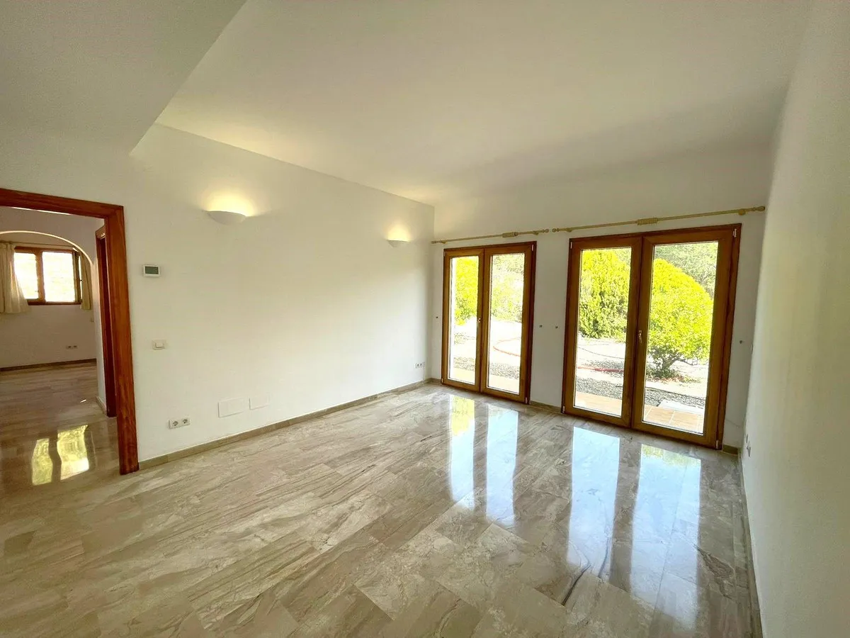 ebd93c07-ab66-4105-acc1-fdbf57aa7bbb