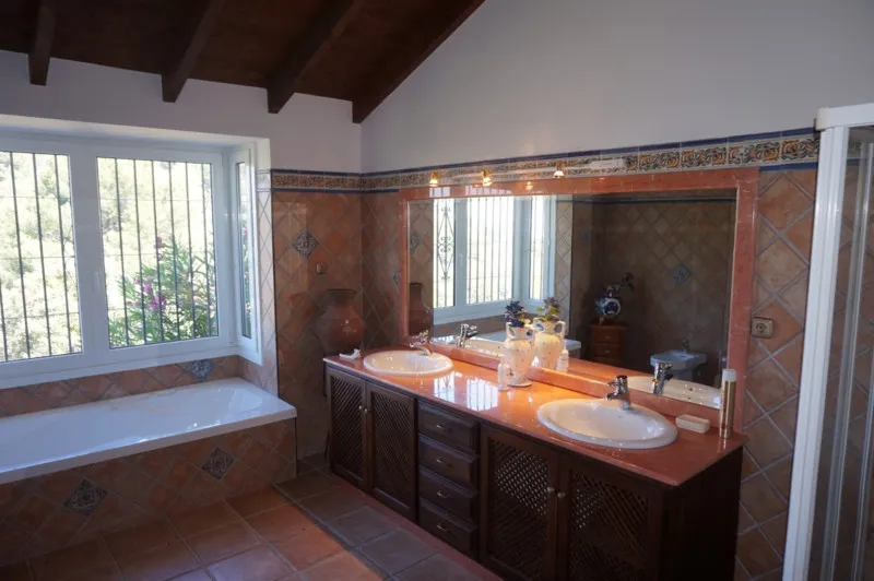 68af6177-fb25-410f-9b23-427caefb3646