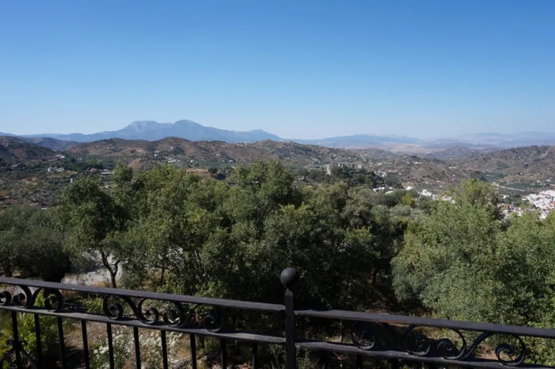 a06ae189-86a1-43c8-9489-5a27e8af6cef