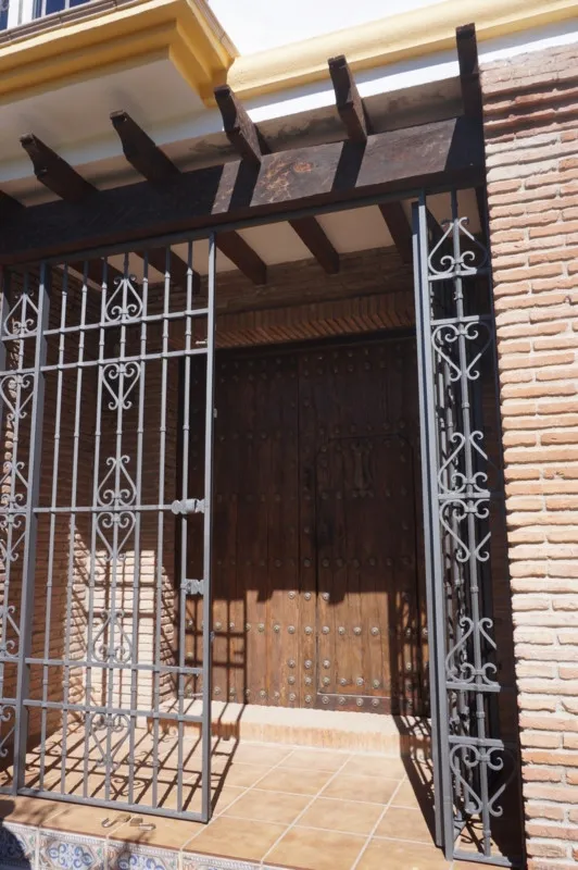 b6893436-bd4e-47d0-bcde-9dd6cee77edb