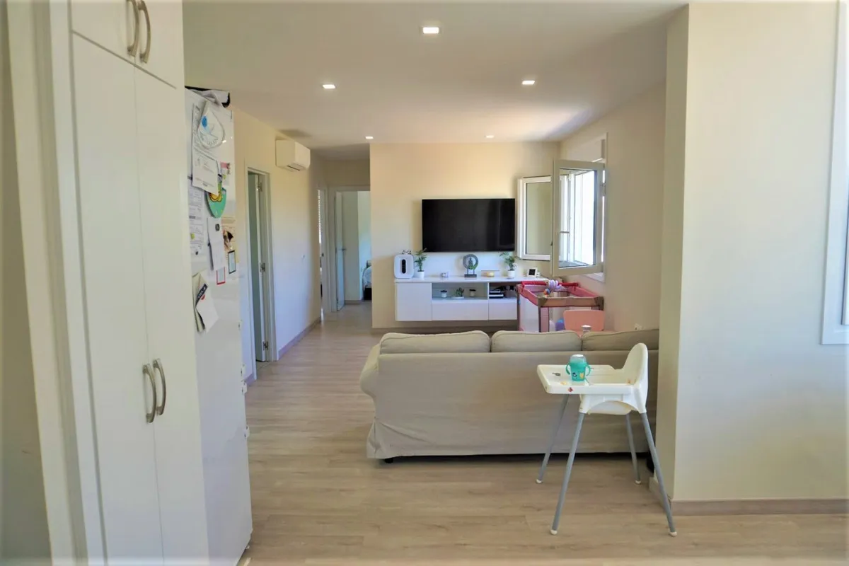 6abe5d0f-d602-45e0-8455-090763d93655