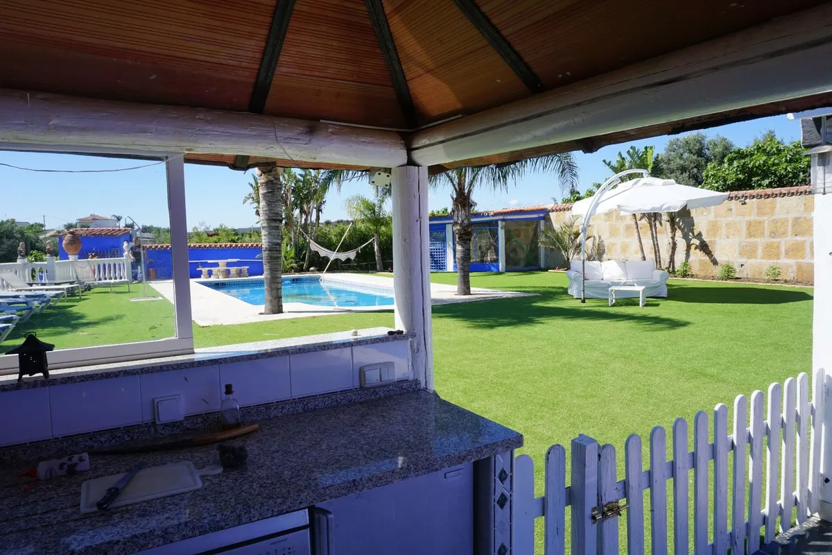 a7511931-f3ff-4664-8677-7051883a46e8