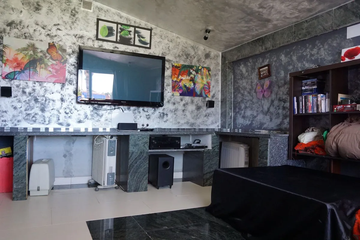 b672a3f4-f2dd-4f8a-b75f-62a20e8d9873