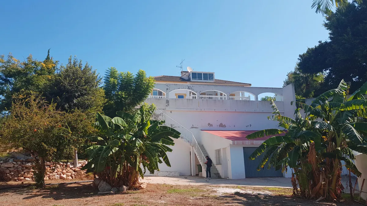 39e82409-55ee-4c97-b4f1-ccea3c63c5f6