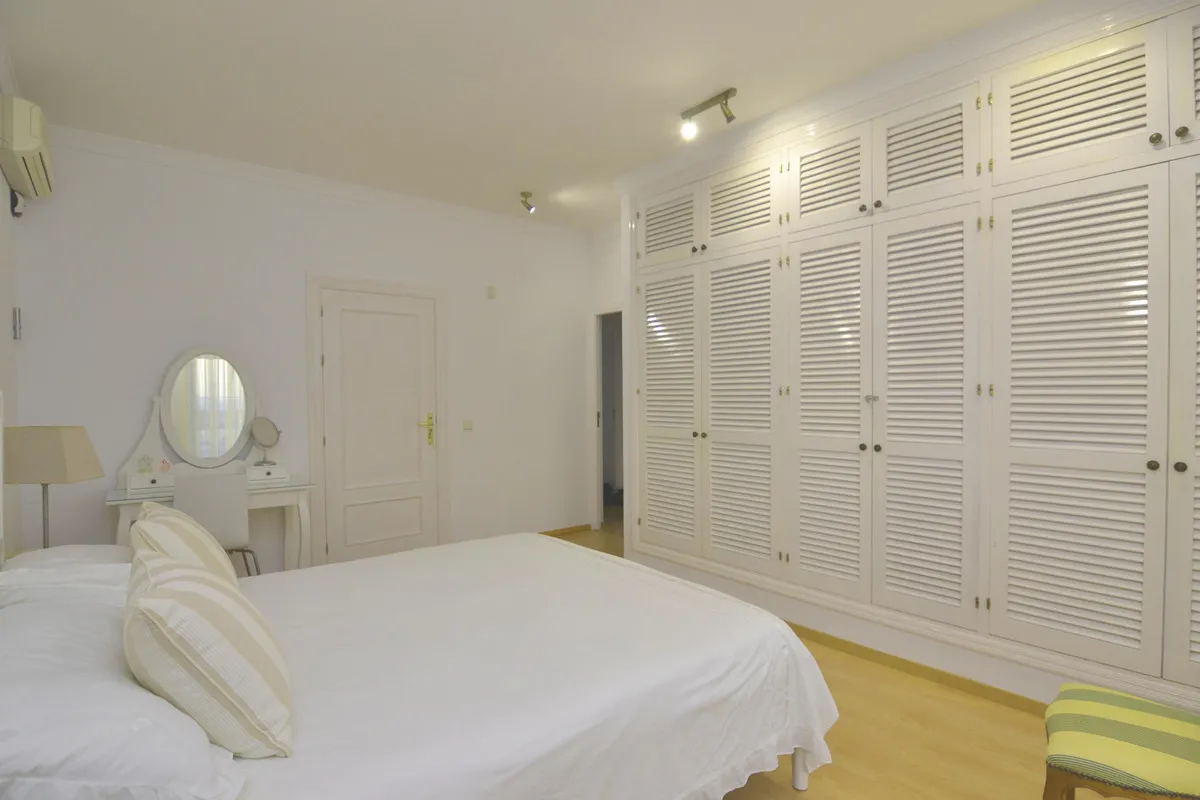 57ba0313-57ea-485b-aa57-69aa285da1f9