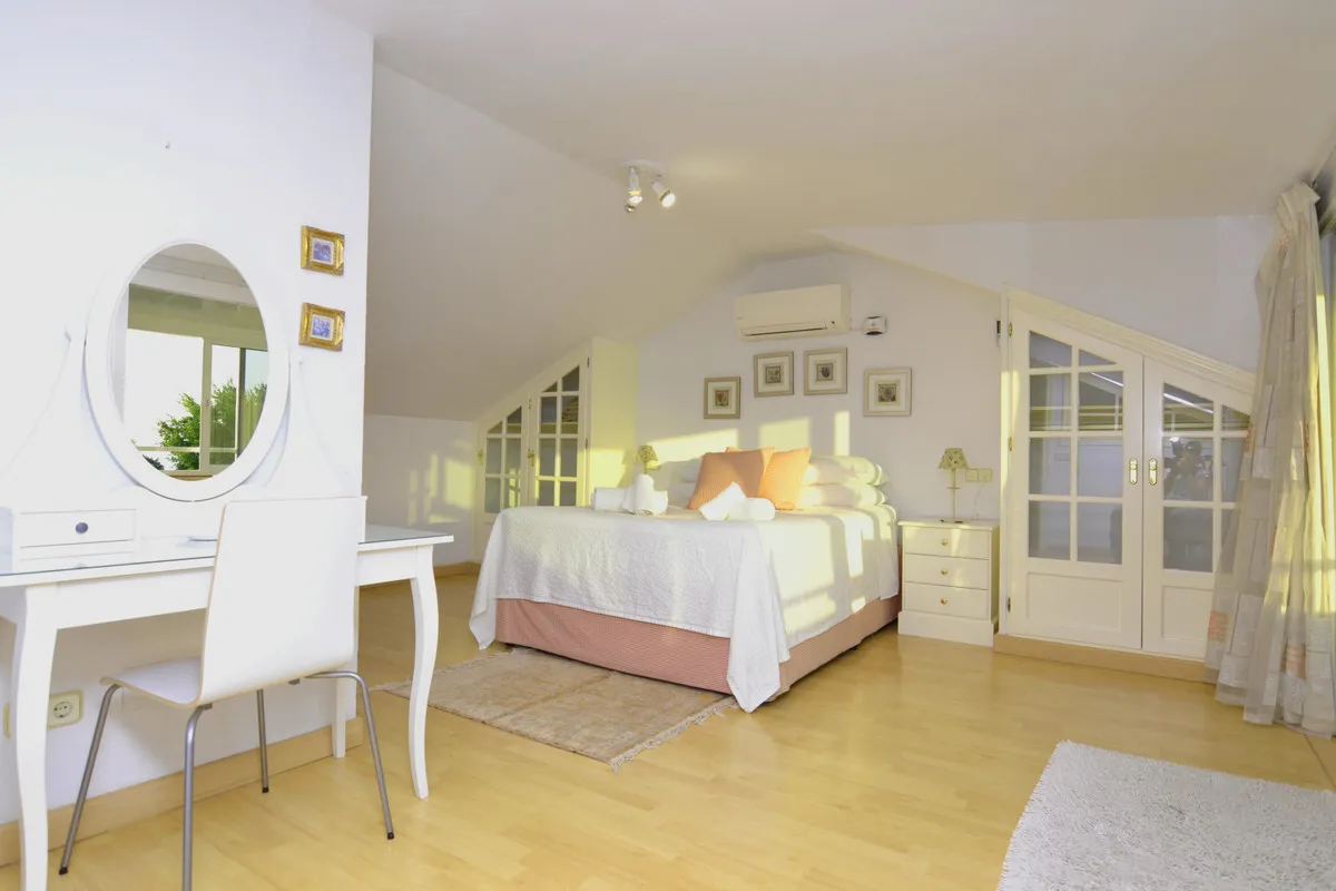 b6028cb2-d95a-41e8-ae5f-30b47a5d9d10