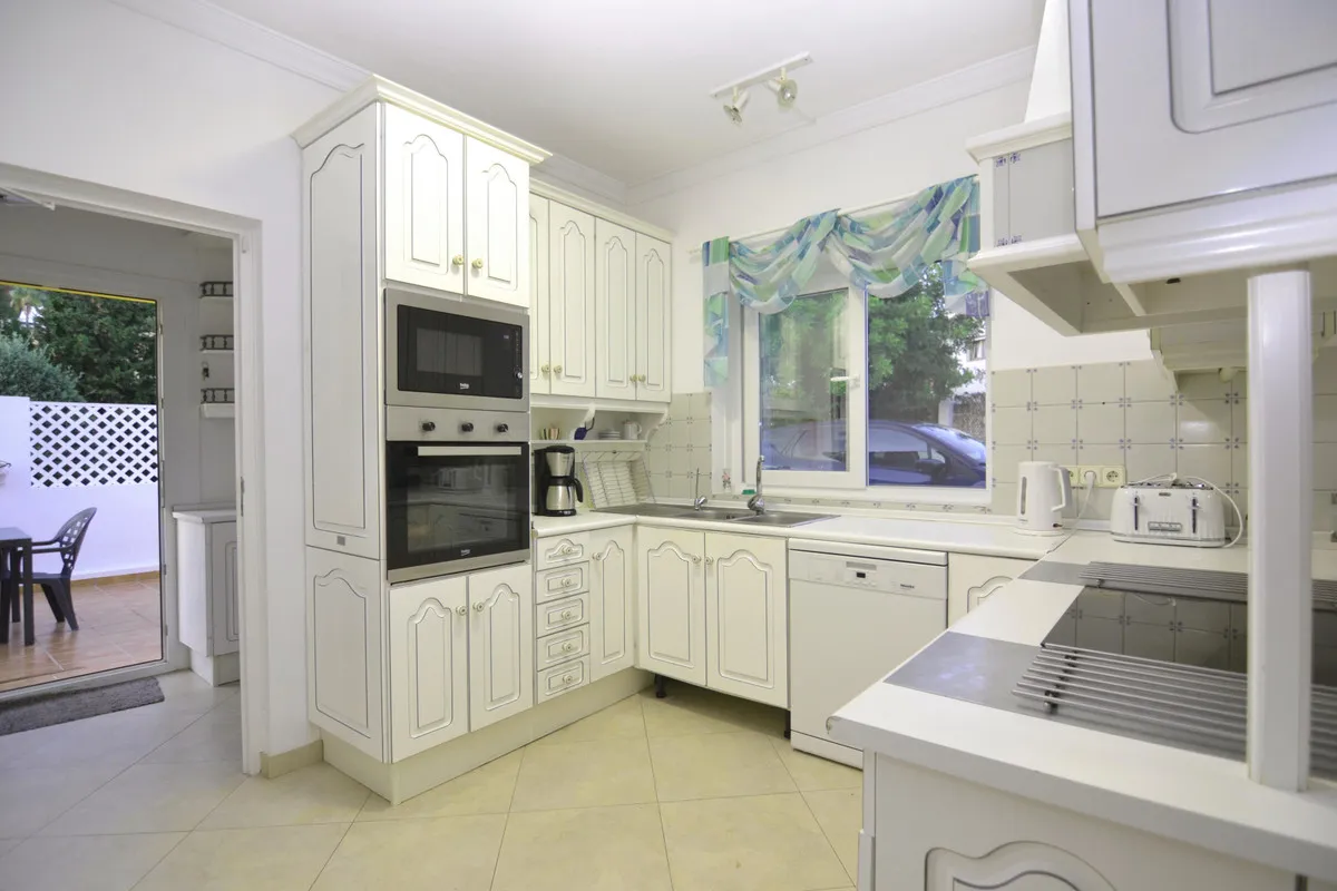 f3a951e5-4a40-4a31-94f3-8412a4db972c