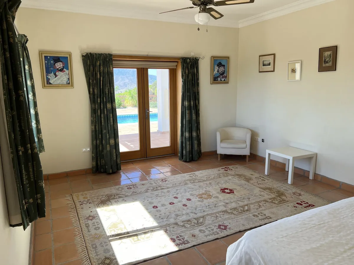 00422bba-8b3c-4ebc-b9e3-f1b23b083727