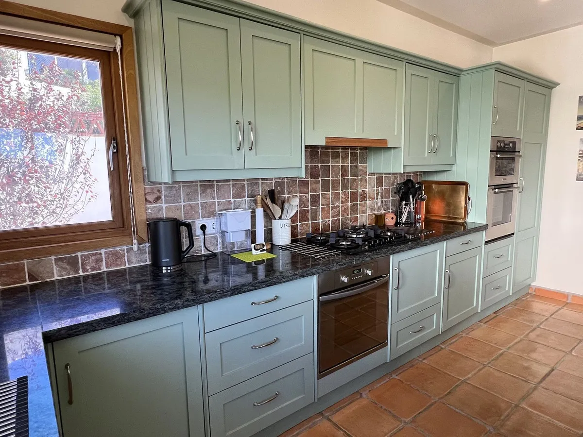 d9e82c5f-60c3-4716-88fb-4c5a519d8eb0