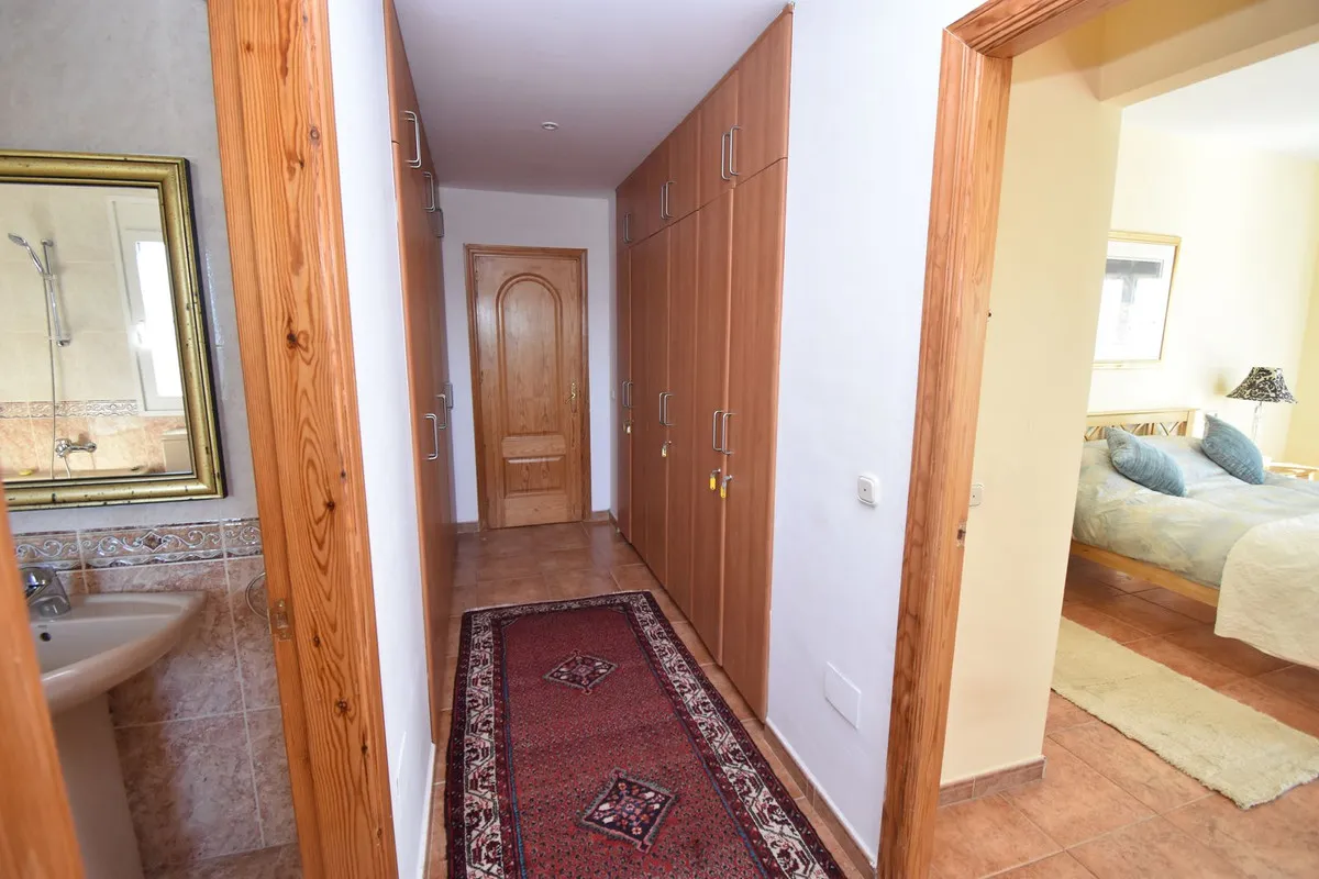 6eb42f97-17ba-4b9e-819b-4987536a823e