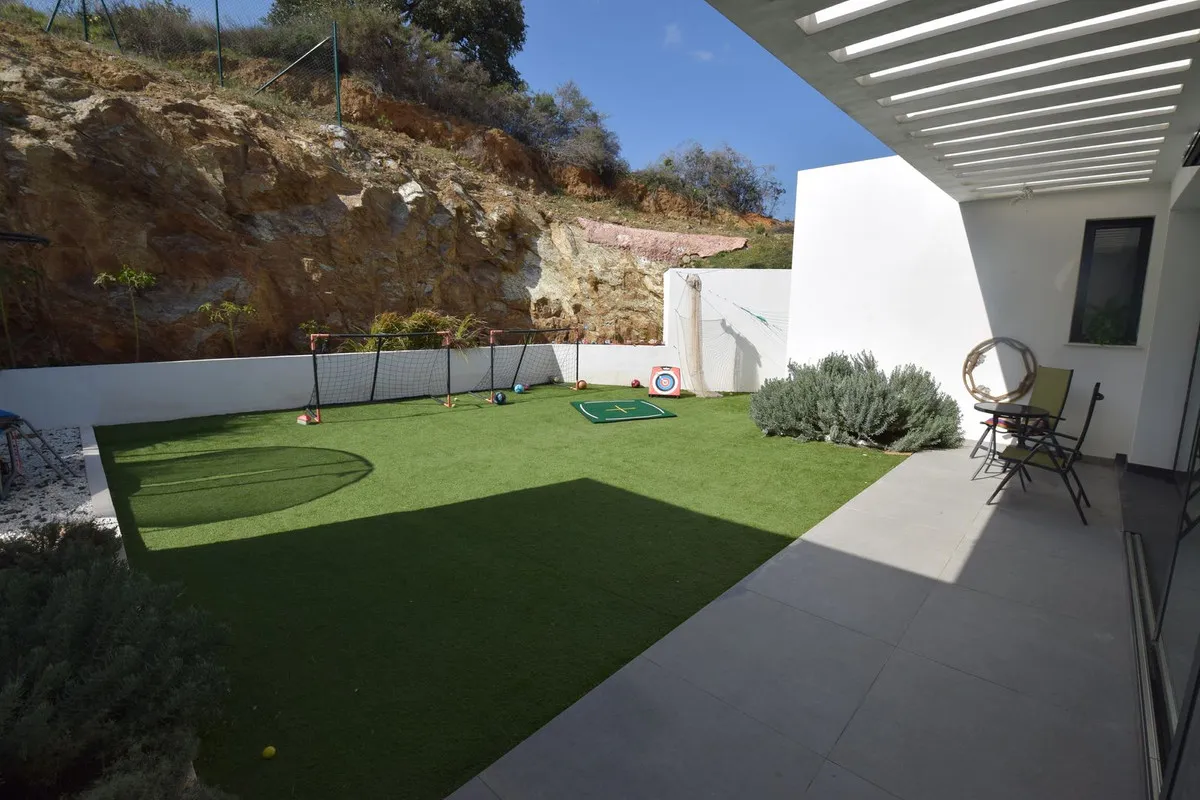 0d1ea865-43f9-4cb0-87f3-b22615a3e952