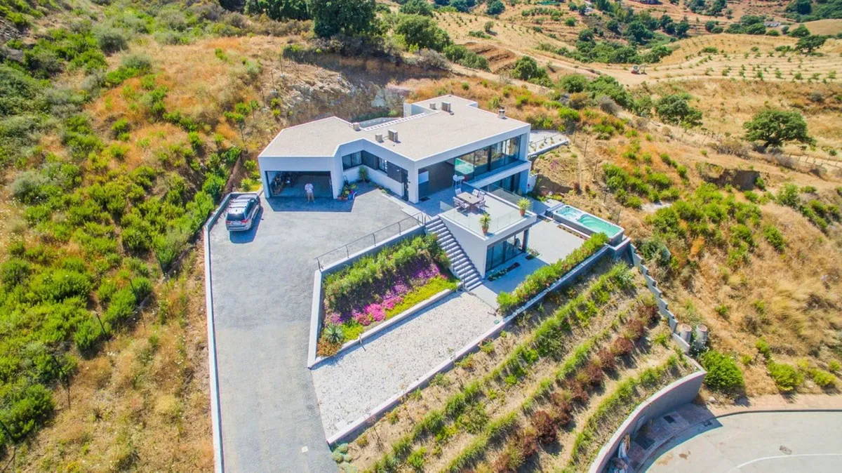 89bc0498-72ff-4d16-8c03-748334af81d2