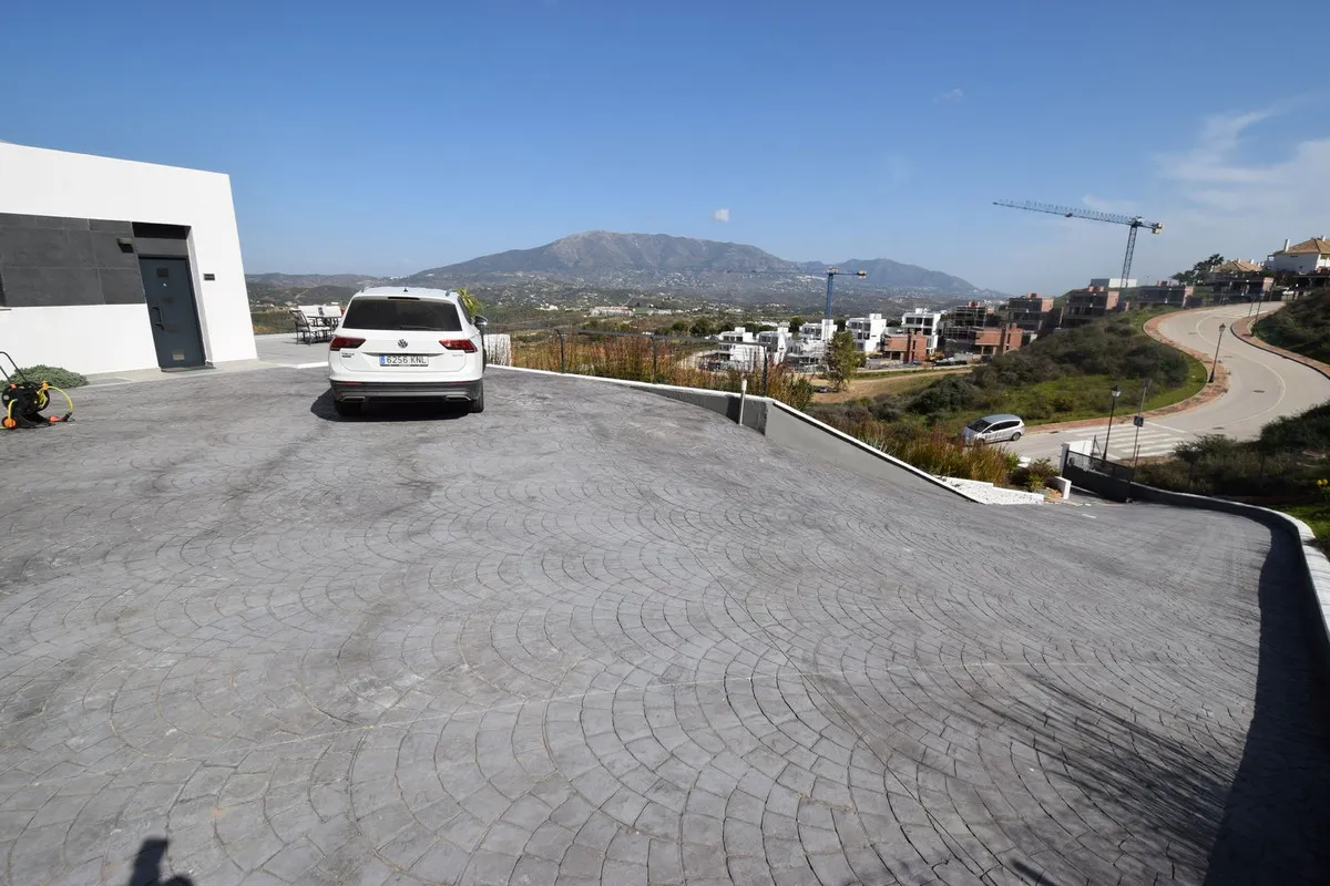 96e69eaf-535b-41df-8336-c0d92549efcc