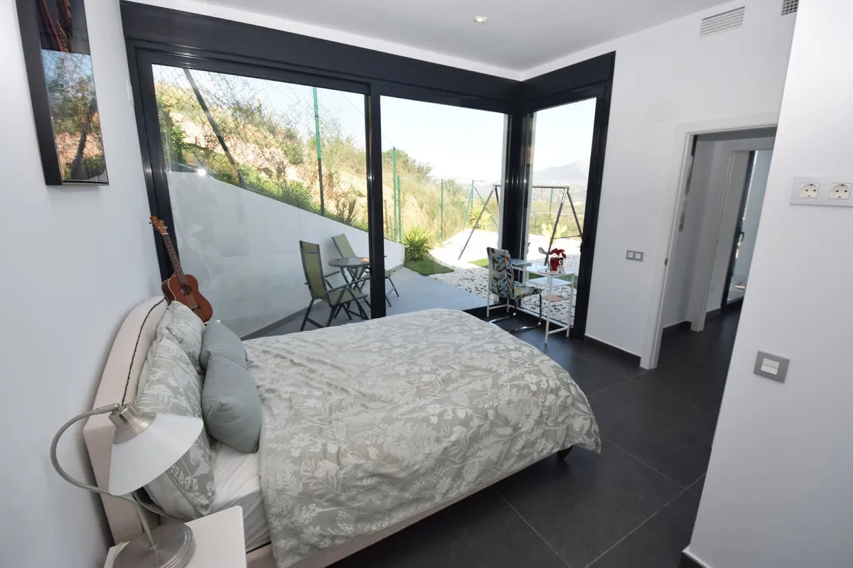 cdc0bbd6-7bea-4316-a029-ff766f4210ad