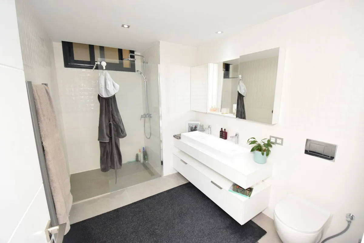 f6e1ff3a-7709-40b0-877d-8c248d0e1475