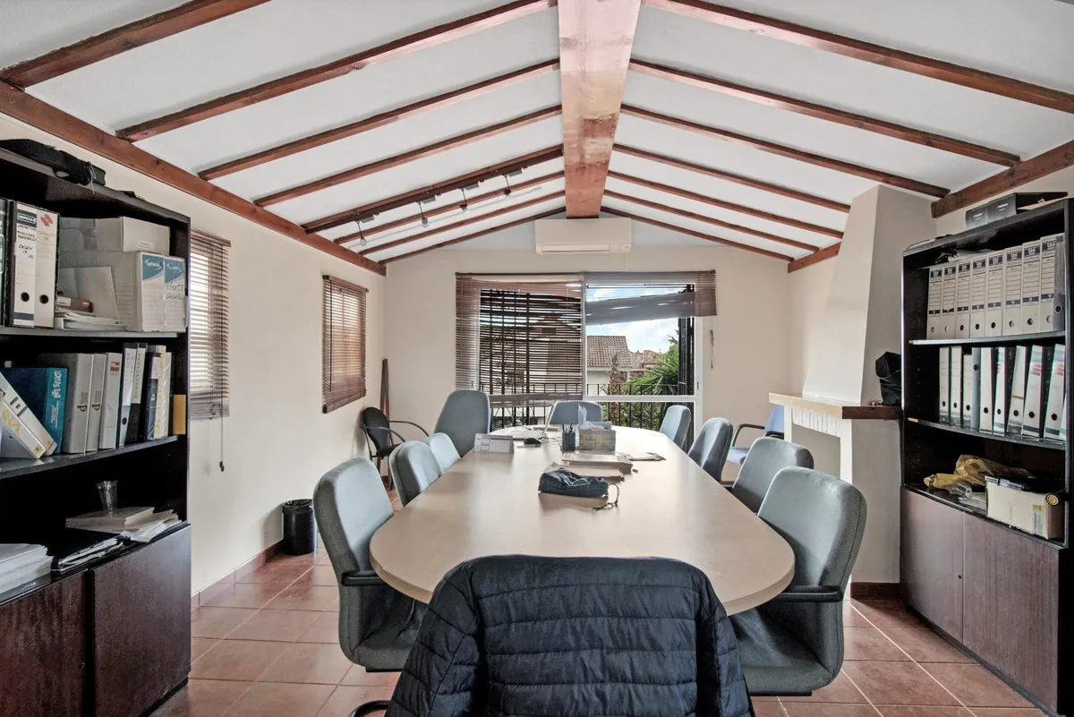 64dc02a6-1eac-402b-9660-6a9fa8bc8723