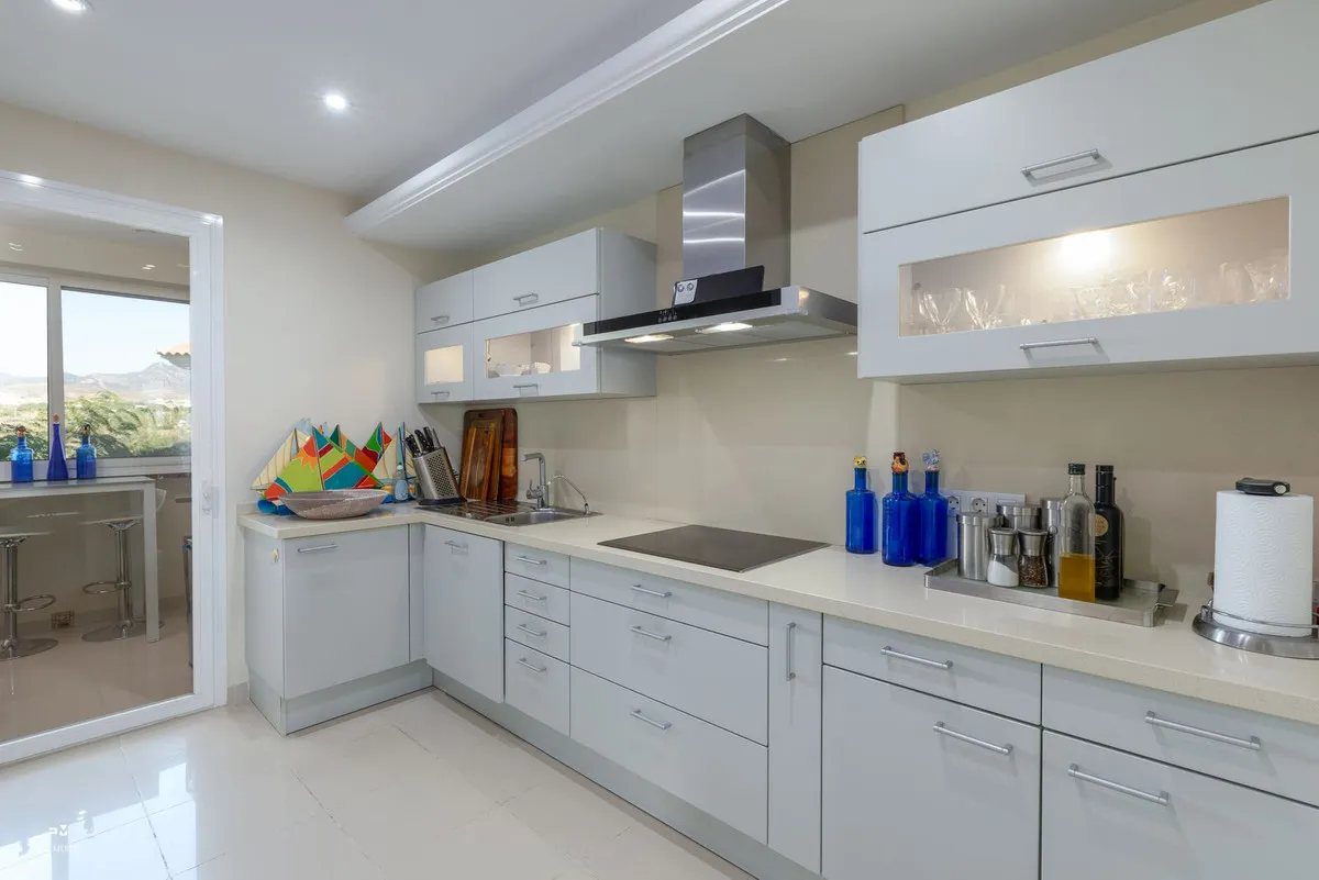 a6364896-9f64-47e1-8b4b-65c66f676e27