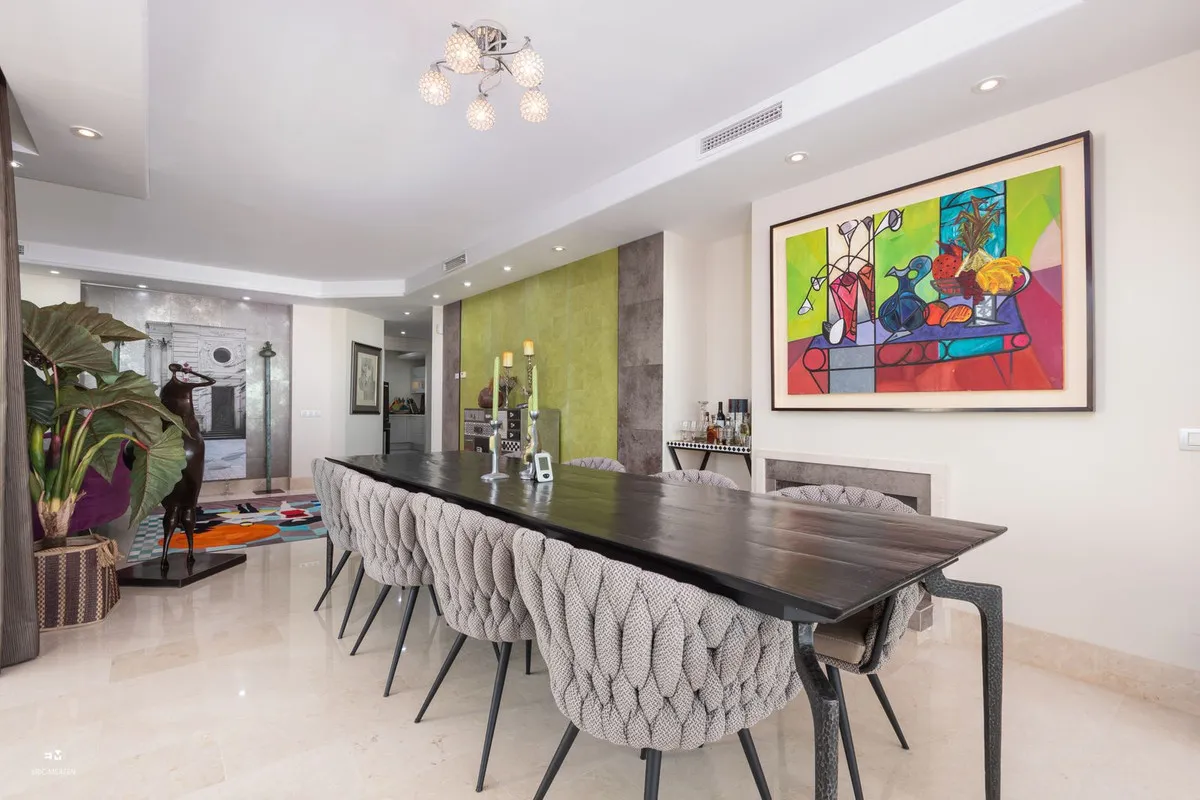 c745d4b2-b3c3-499e-9b16-76baabd5d266