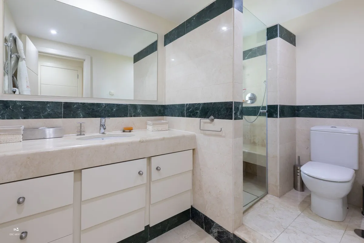 da7db53f-6851-44a6-819e-48a9d2623615