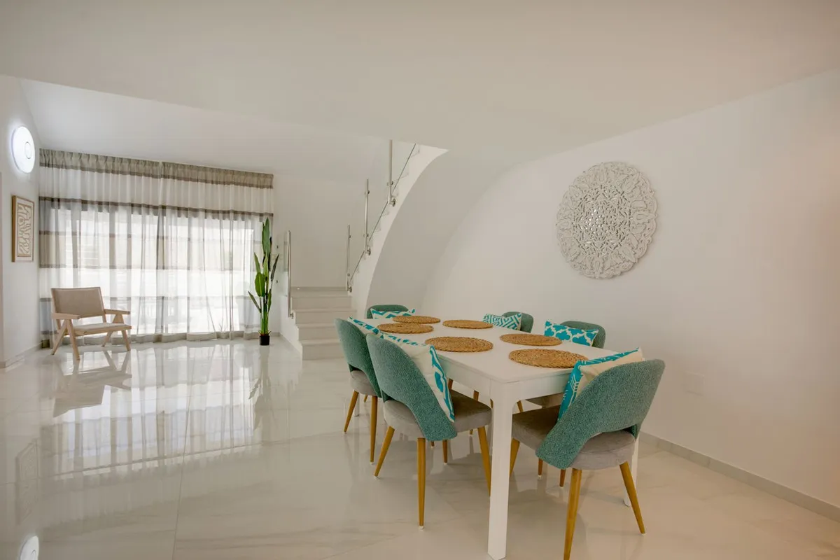 2e70adc0-edb9-4ee4-945a-672a4a9965ae