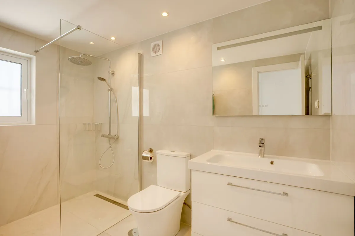 6144dd3b-8248-467e-b9f3-6e015ecf9790