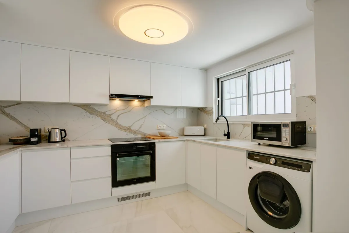 ad9cb76c-80c4-4a6d-9651-9d15848f5ff2