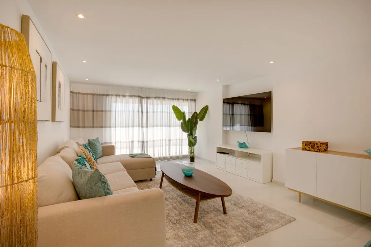 e63952dc-a049-4159-996a-0c836ae2481e