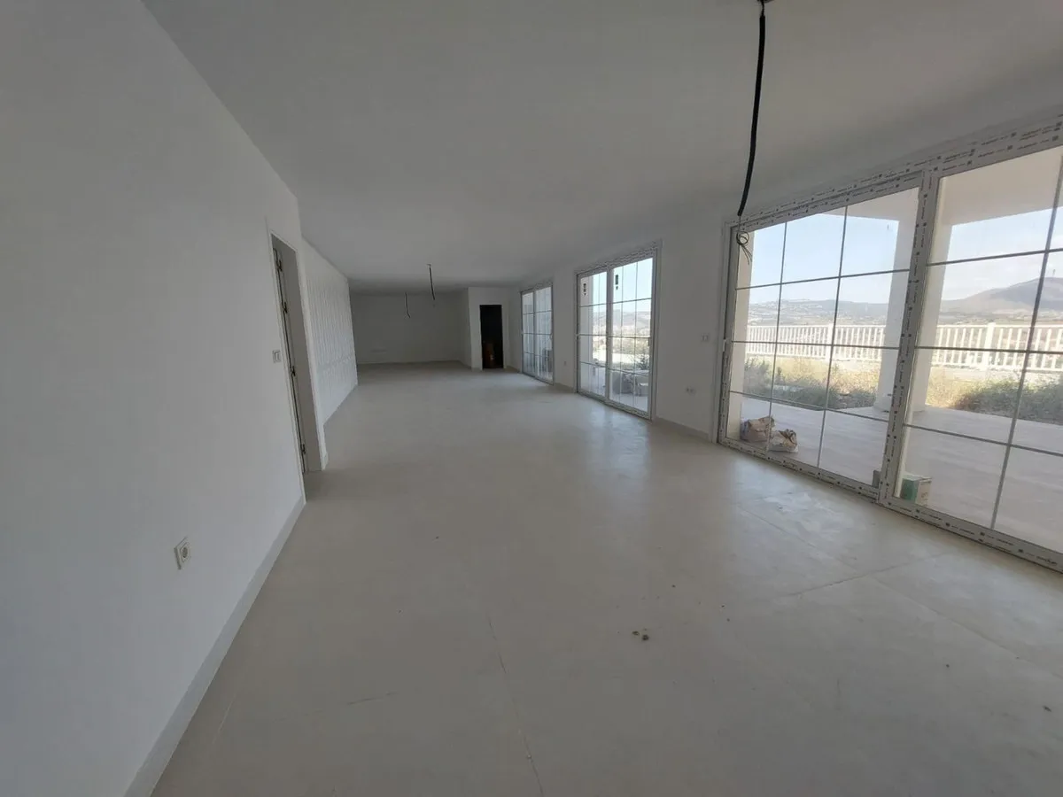 64624720-6e98-462c-a67c-1b3923fab436