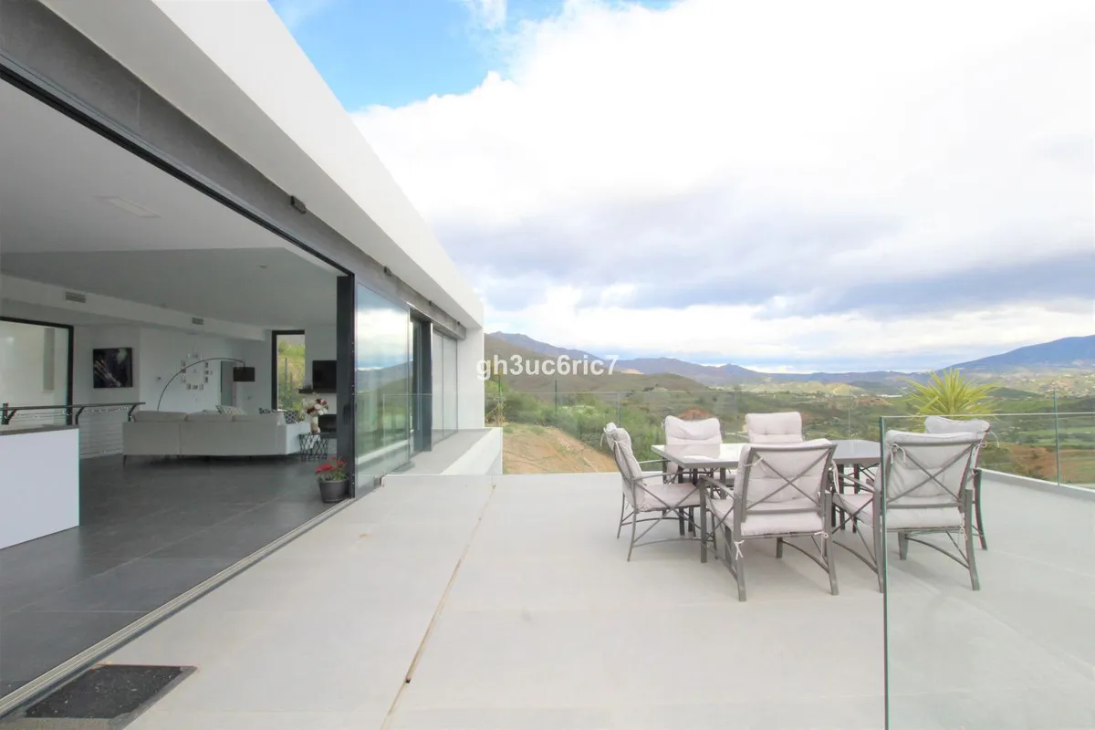 98dc9905-a0a9-47b6-a713-4025b4337ea4