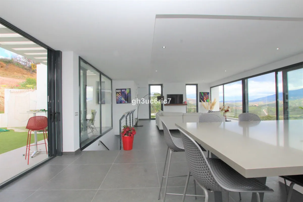 994d83c9-e343-4ddb-842d-edd28aa0b5ba