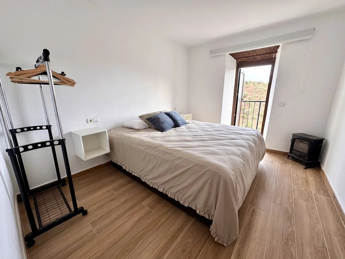 0cb947b6-7a7d-4d2d-aac1-0405b9f04e2e