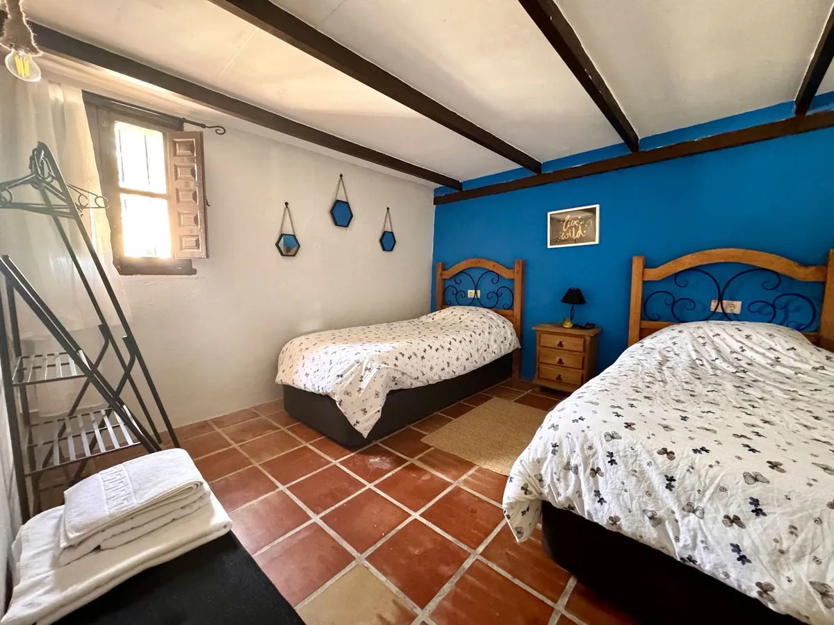 17f06699-a686-4316-a569-0f181fd5653f