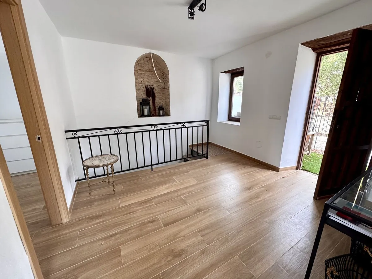 40aee6b6-40ed-4bfb-8ef9-6fd66bfd8843