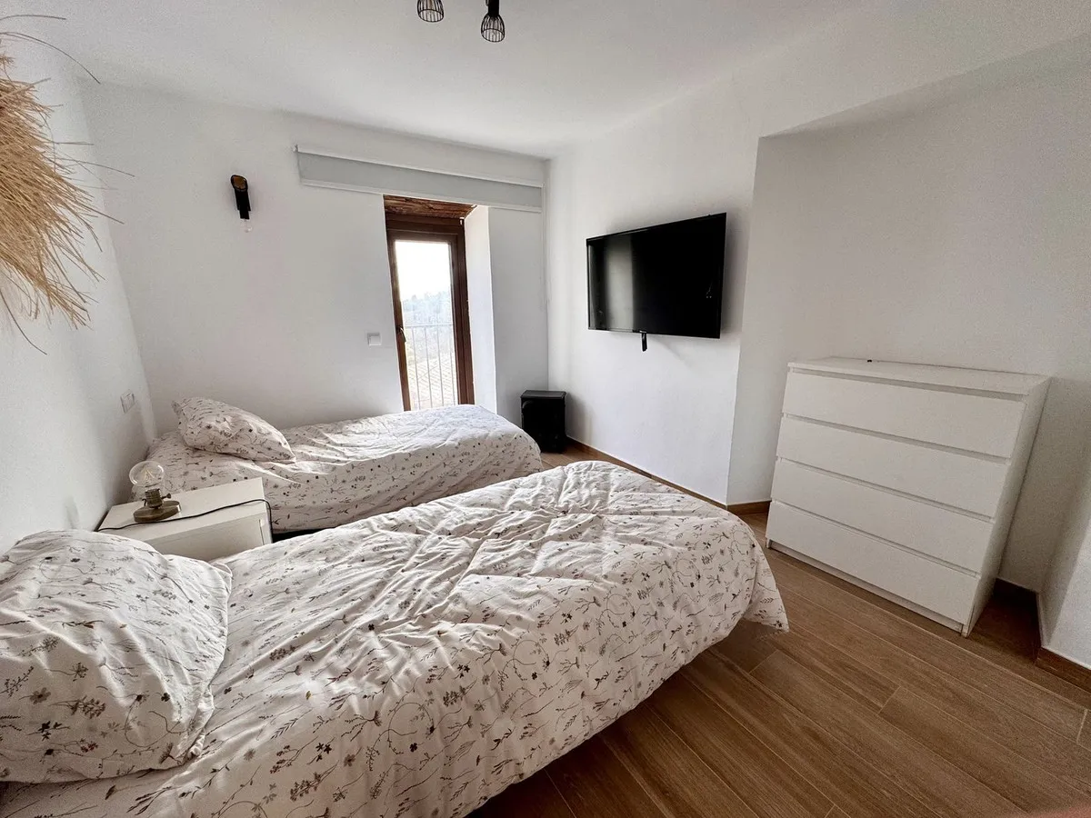 c126acba-cfdd-4114-8553-bf713cc669d9