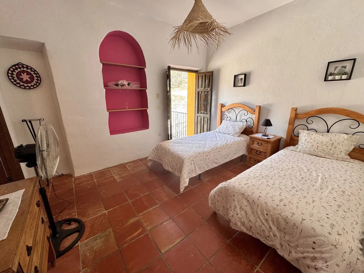 e78ad0b4-a001-4f21-b98c-11dd8dfe5115