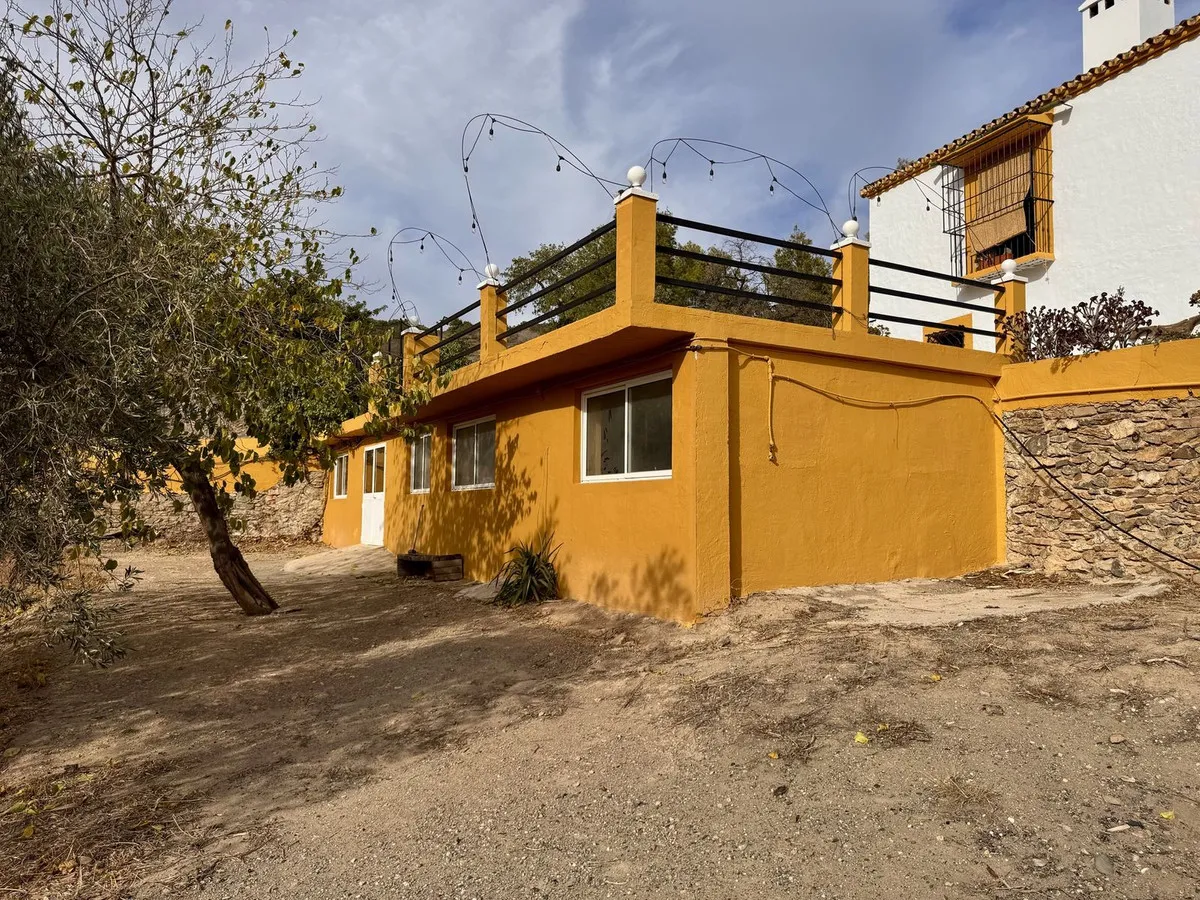 f04c598b-f4b1-4b93-af73-9a9d2150512b