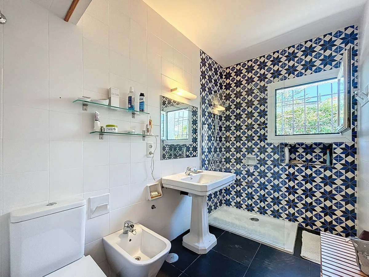 26c77b24-7552-453b-bf8e-ef0875c7f70c