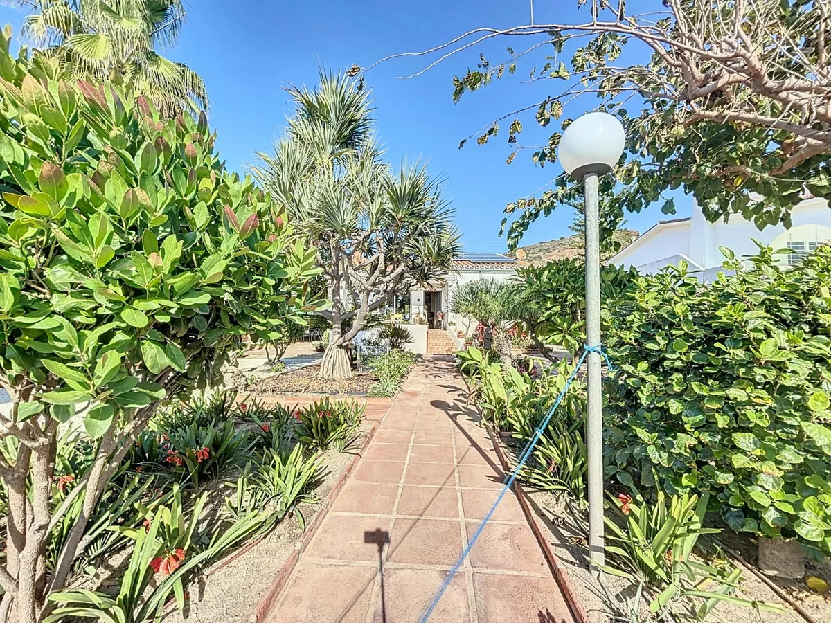 b830a09b-1e54-487d-8bd0-9e94a7400863