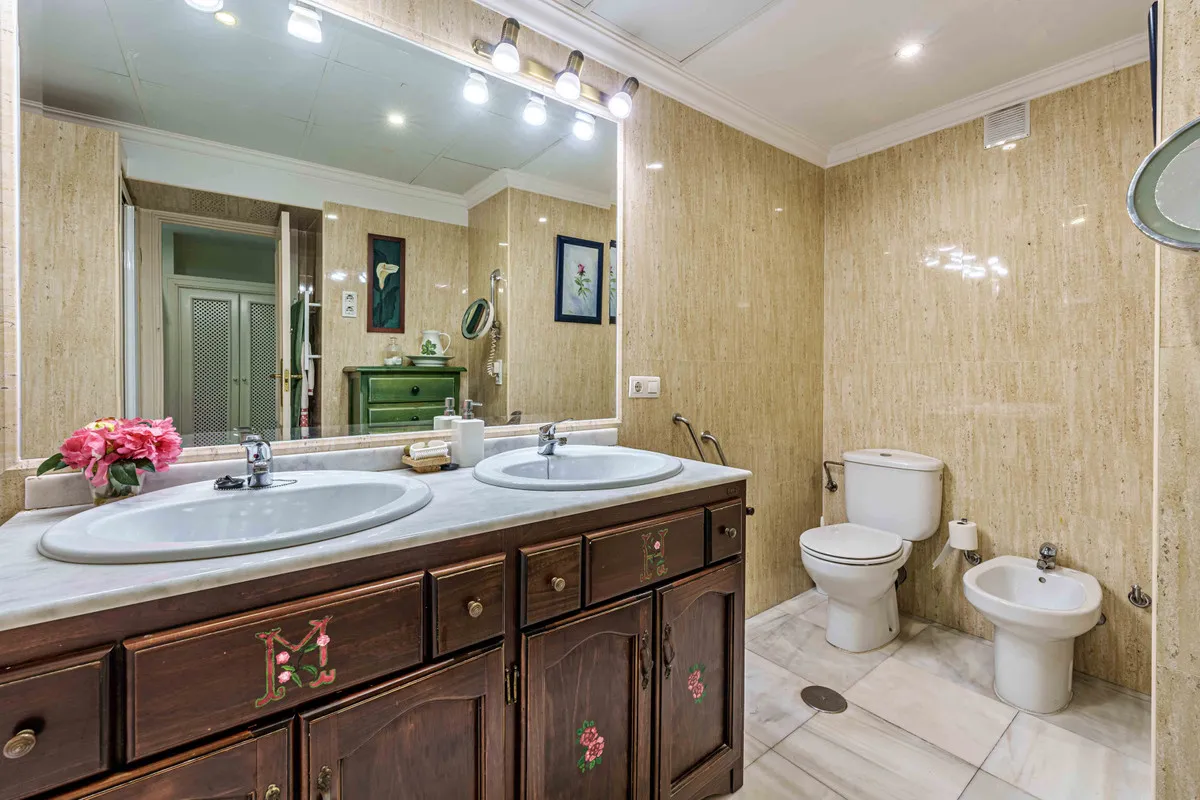 afd9dcdb-c40f-495f-a203-0bb344596cc6