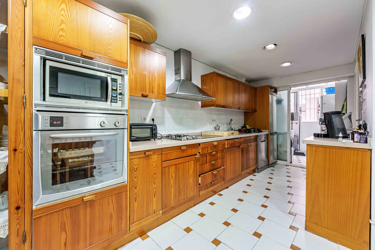 c10a524c-b00f-4795-8126-cd67020385eb