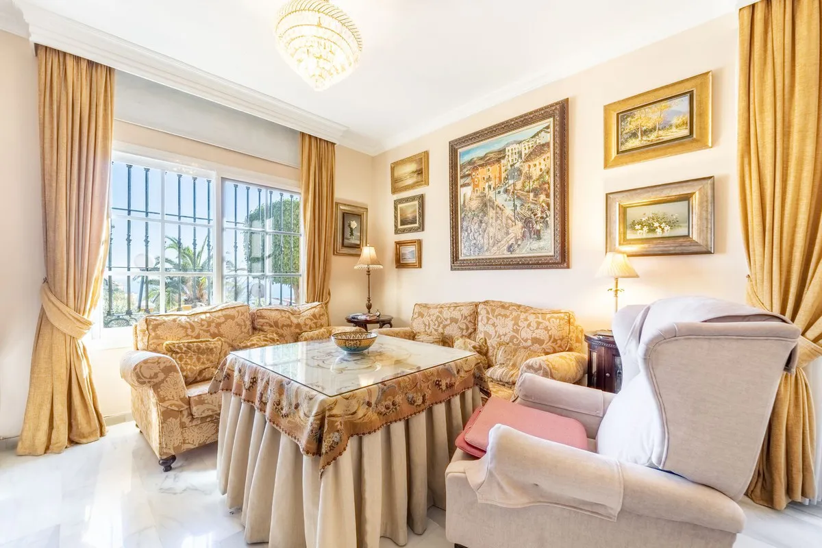 9d30ffe3-95df-4012-8d61-e02998d87f9e