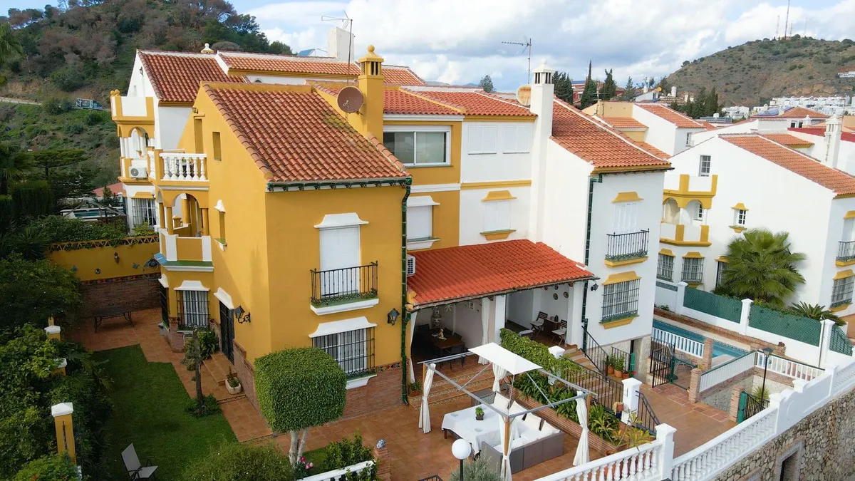 d555ec1f-803b-4f9d-b4ca-4c526f83df97