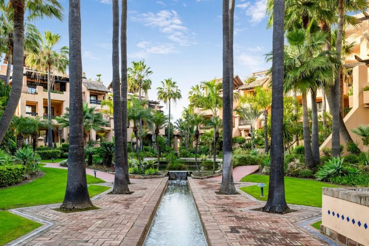 7149eca3-15e1-41f9-8bed-addf1646e04d